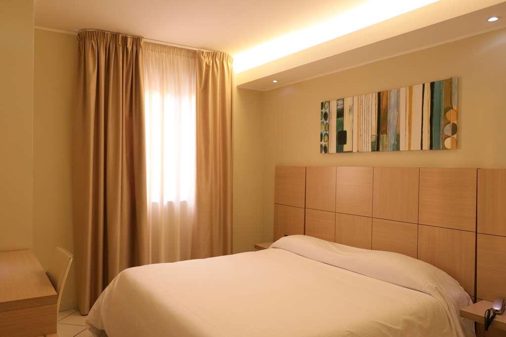 Hotel Ancora - Pontecagnano Faiano Phòng bức ảnh